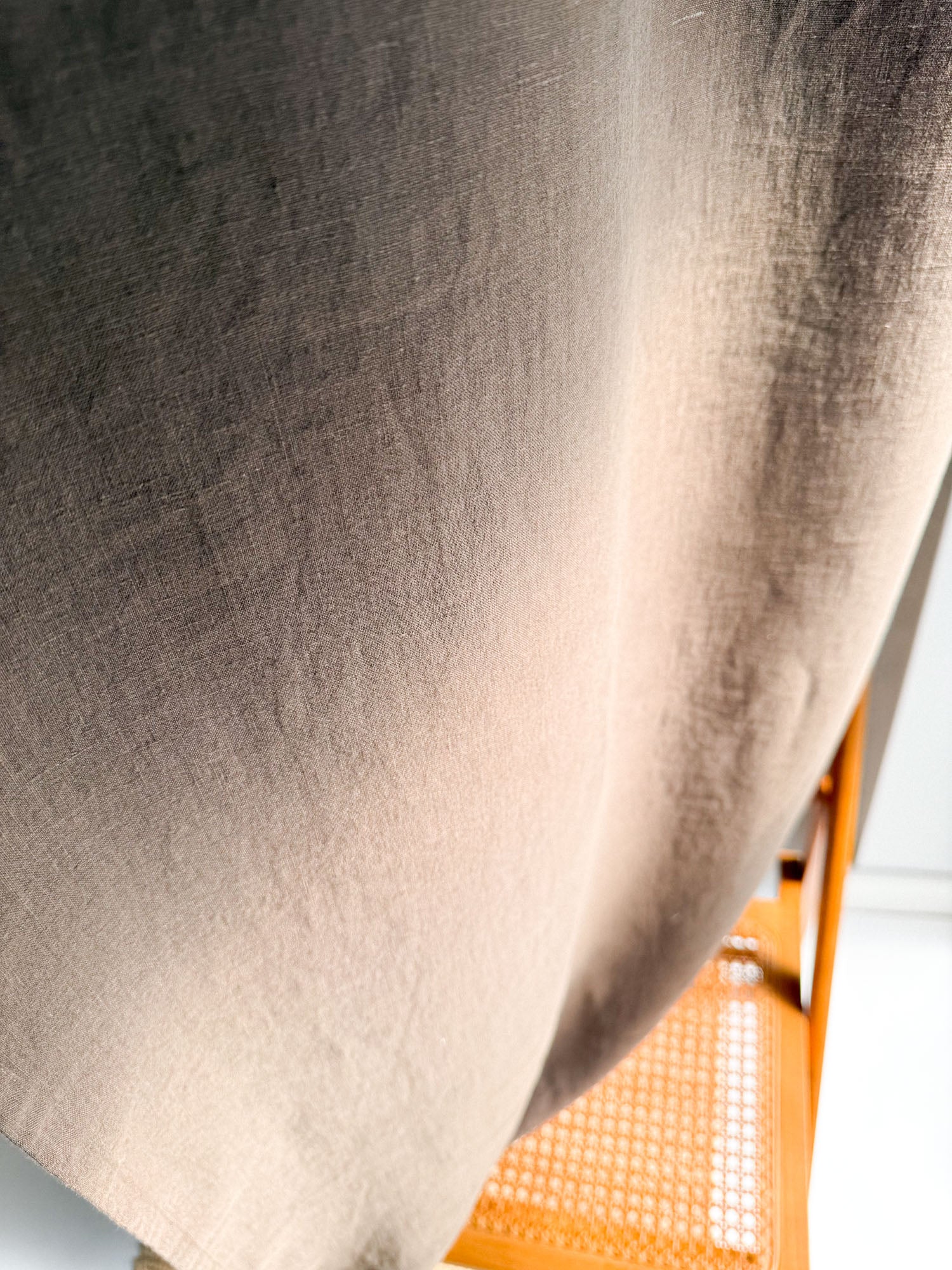 Mittelschwere Leinenvorhänge – Braun (2er-Set)