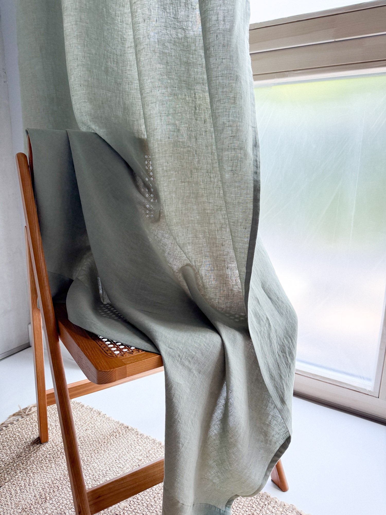 Mittelschwere Leinenvorhänge – Salbeigrün (2er-Set)