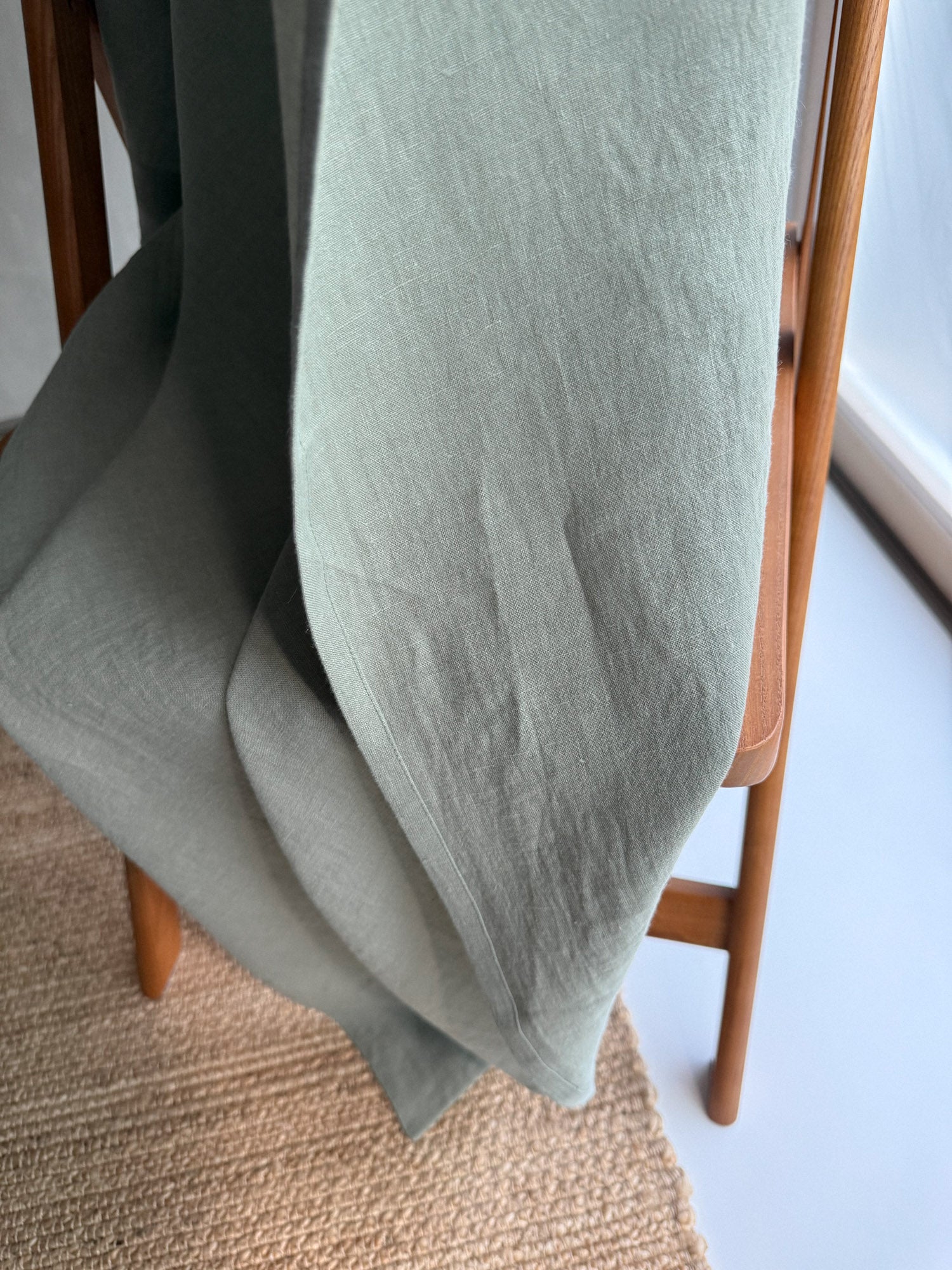 Mittelschwere Leinenvorhänge – Salbeigrün (2er-Set)