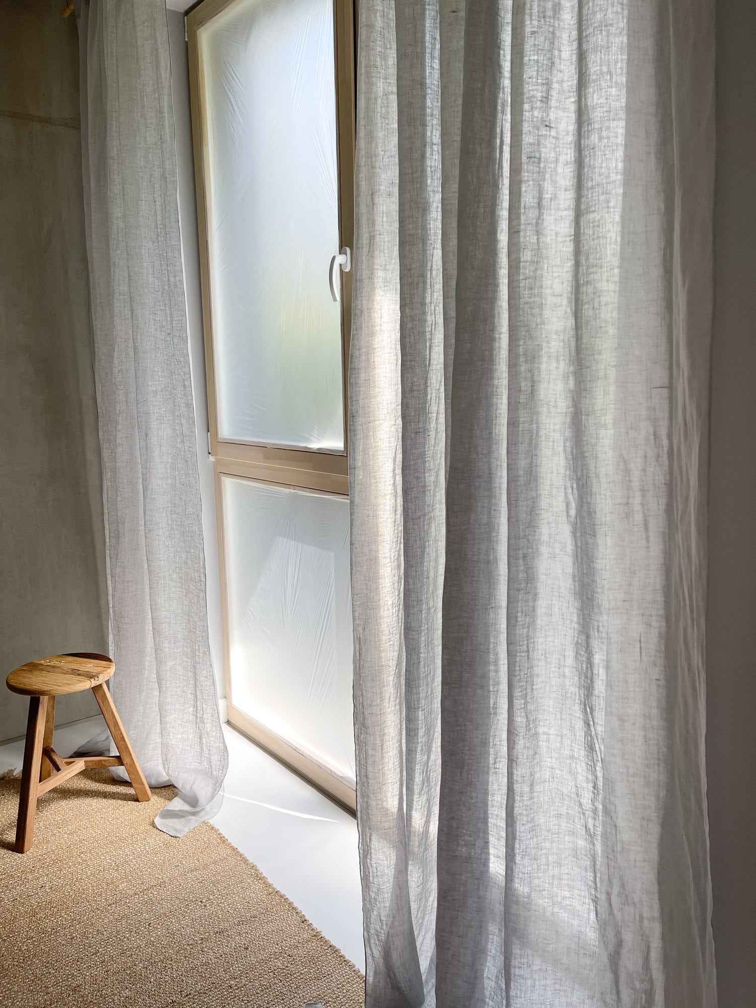 Tunna linnegardiner – Ljusgrå, enkel panel